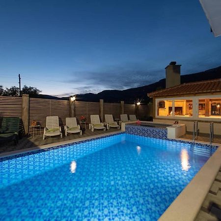 Holiday Home Chester With Heated Pool Kaštela Extérieur photo