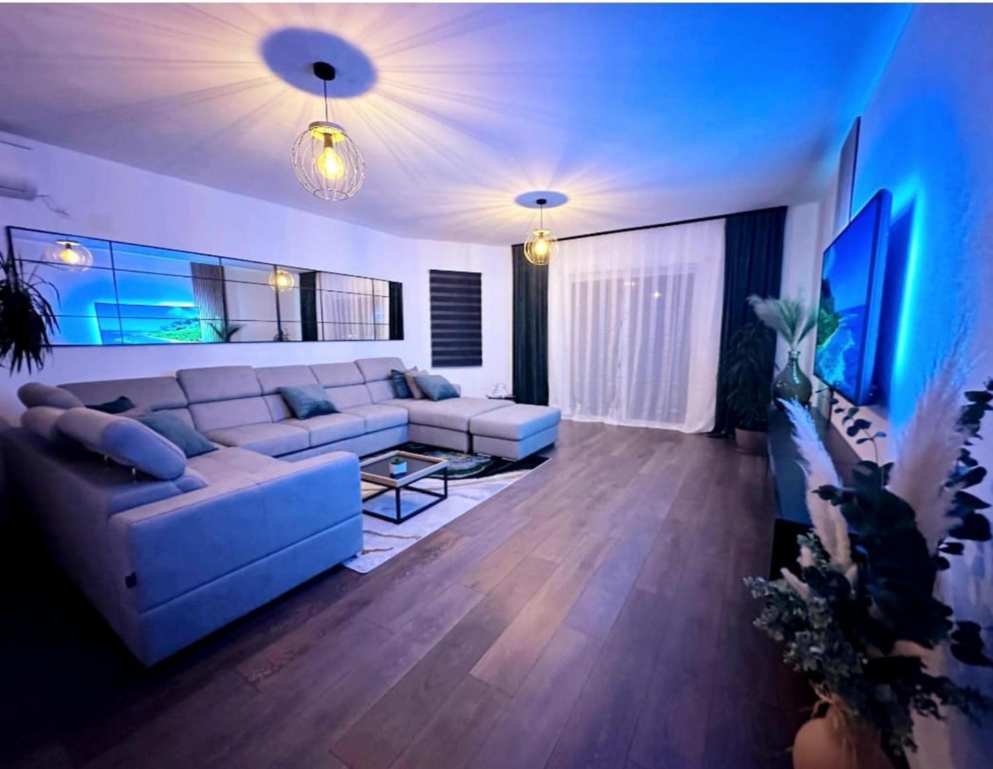 Holiday Home Chester With Heated Pool Kaštela Extérieur photo