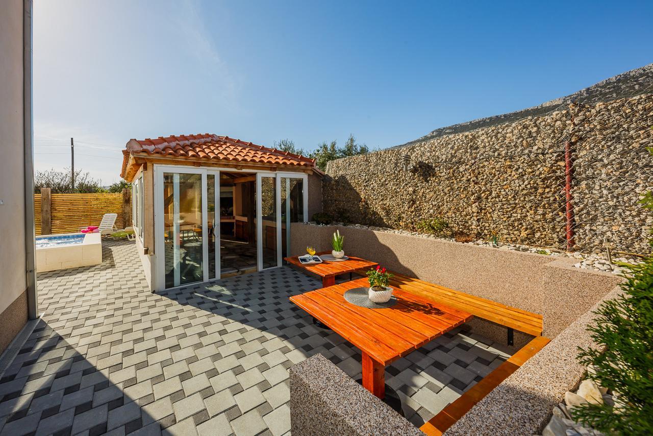 Holiday Home Chester With Heated Pool Kaštela Extérieur photo